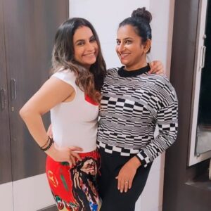 Rani Pari Instagram - 2days hectic shoot...finally packup moments with my hoties ullala @iampari.23 @neelam5758 @jonitaluv2711 #instagood #instagram #instalike #instadaily #instamood #instafashion #actress #model #actresslife #insta #shooting #moment