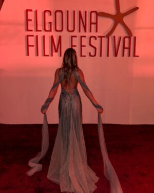 Reem Khoury Instagram - Festival Moments from GFF🧚🏻‍♂️✨ @elgounafilmfestivalofficial 

Dress: @hassidrissofficial
Jewelry: @siranjewelry
Hair: @alsagheersalons @yaser_alhnde 
Make up: @omarr_raslan
Final styling touches with my love: @ayatseifelnasr
Management: @mad_solutions @madrisingcelebrity