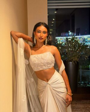 Rida Tharana Instagram - You can’t bring down a woman who isn’t afraid to eat alone, lose friends or doesn’t care about rejection and doesn’t tolerate disrespect.
Dress : @kalkifashion @mintandmilkpr 
Earrings: @shayagrams 
Lipstick shade : give me mocha by wet & wild ! Lipliner : colorbar chocolate brown 014