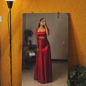 Rida Tharana Instagram - Red affair ✨✨
1st red dress : @kostume_county 
2nd : @aireblu_ 
3rd : @therok.force