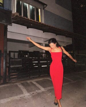 Rida Tharana Instagram - Red affair ✨✨
1st red dress : @kostume_county 
2nd : @aireblu_ 
3rd : @therok.force