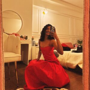 Rida Tharana Instagram - Red affair ✨✨
1st red dress : @kostume_county 
2nd : @aireblu_ 
3rd : @therok.force