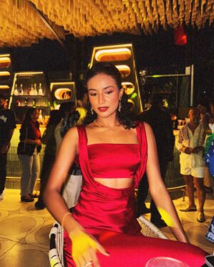Rida Tharana Instagram - Red affair ✨✨
1st red dress : @kostume_county 
2nd : @aireblu_ 
3rd : @therok.force
