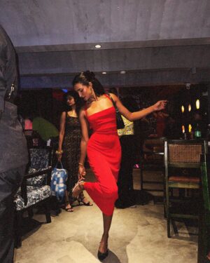 Rida Tharana Instagram - Red affair ✨✨
1st red dress : @kostume_county 
2nd : @aireblu_ 
3rd : @therok.force