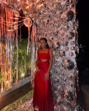 Rida Tharana Instagram - Red affair ✨✨
1st red dress : @kostume_county 
2nd : @aireblu_ 
3rd : @therok.force