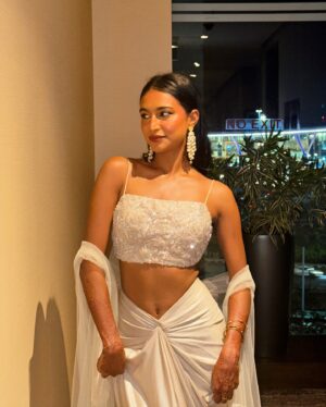 Rida Tharana Instagram - You can’t bring down a woman who isn’t afraid to eat alone, lose friends or doesn’t care about rejection and doesn’t tolerate disrespect.
Dress : @kalkifashion @mintandmilkpr 
Earrings: @shayagrams 
Lipstick shade : give me mocha by wet & wild ! Lipliner : colorbar chocolate brown 014