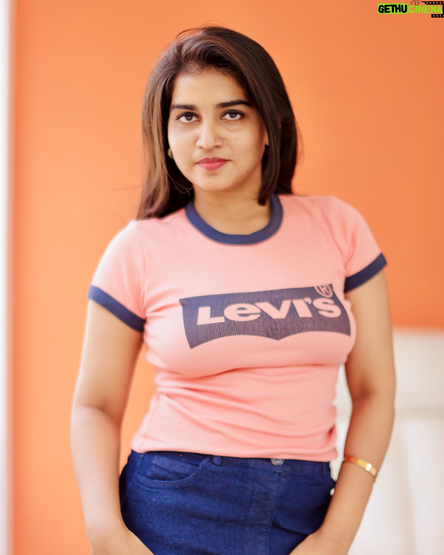 Ridhi - 25.5K Likes - 🪞👀
#ridhi#ridi#trending#trendingposts #viral#explore#explorepage#instadaily#instafeed#love#reef