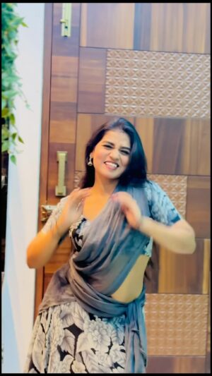 Ridhi Instagram - 💕

#ridhi#ridi#trending#trendingreels#viral#explore#peelings#pushpa#pushpa2
#telugusongs#dance#ridhiofl#reef2reef#loveislove