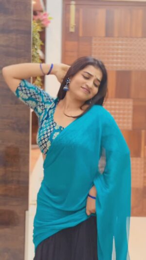 Ridhi Instagram - Old song ✨👌😍

#ridhi#trending#trendingreels#opdsongs#telugu#telugureels#instadaily#instafeed#ridhiofl#reef2reed