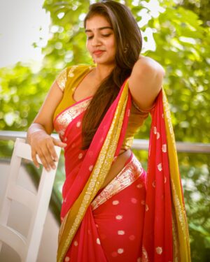 Ridhi Instagram - Living in that pink girl era 💞💅 

📸 @iam_kiran.k.naidu_dasari 
Saree @brandsareesdealer 
#ridhi#trendinh#saree#trendingreels#posts#love#loveislove#viral#viralreels#reef2reef#sareeposts#pinkgirl #reef#reels