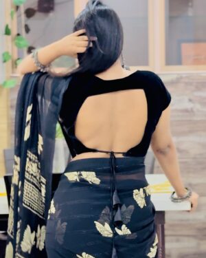 Ridhi Instagram - 💣black always gives us a different vibe🖤

#ridhi#ridi#trending#trendingreels#viral#tredning#viral#viralreels#explore#explorepage