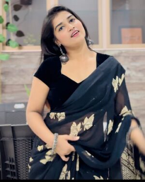 Ridhi Instagram - 💣black always gives us a different vibe🖤

#ridhi#ridi#trending#trendingreels#viral#tredning#viral#viralreels#explore#explorepage