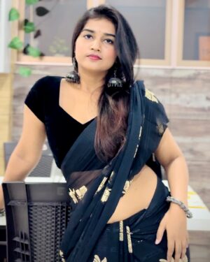 Ridhi Instagram - 💣black always gives us a different vibe🖤

#ridhi#ridi#trending#trendingreels#viral#tredning#viral#viralreels#explore#explorepage
