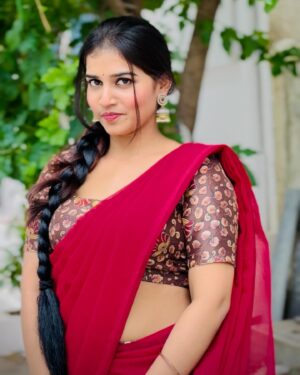 Ridhi Instagram - Elegance in a simple halfsaree 🫣🥰

#ridhi#ridi#halfsaree#photos#saree#instagram#instadaily#reef2reef#loveislove