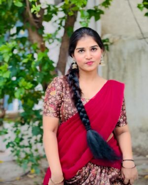 Ridhi Instagram - Elegance in a simple halfsaree 🫣🥰

#ridhi#ridi#halfsaree#photos#saree#instagram#instadaily#reef2reef#loveislove
