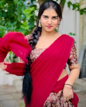 Ridhi Instagram - Elegance in a simple halfsaree 🫣🥰

#ridhi#ridi#halfsaree#photos#saree#instagram#instadaily#reef2reef#loveislove