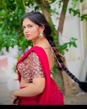 Ridhi Instagram - Elegance in a simple halfsaree 🫣🥰

#ridhi#ridi#halfsaree#photos#saree#instagram#instadaily#reef2reef#loveislove