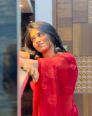 Ridhi Instagram - ❤️

#ridhi#trending#trendingposts#instagram#instadaily#viral#sareeposts#redsaree#telugu#tollywood#instagood #sareelove #sareelover #ridi