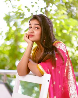 Ridhi Instagram - Living in that pink girl era 💞💅 

📸 @iam_kiran.k.naidu_dasari 
Saree @brandsareesdealer 
#ridhi#trendinh#saree#trendingreels#posts#love#loveislove#viral#viralreels#reef2reef#sareeposts#pinkgirl #reef#reels