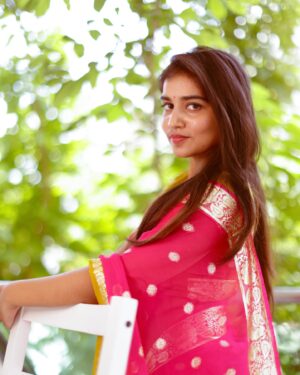 Ridhi Instagram - Living in that pink girl era 💞💅 

📸 @iam_kiran.k.naidu_dasari 
Saree @brandsareesdealer 
#ridhi#trendinh#saree#trendingreels#posts#love#loveislove#viral#viralreels#reef2reef#sareeposts#pinkgirl #reef#reels