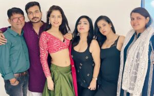 Ridhima Tiwari Instagram - Hiral house Diwali party ♥️💐🧿🏡