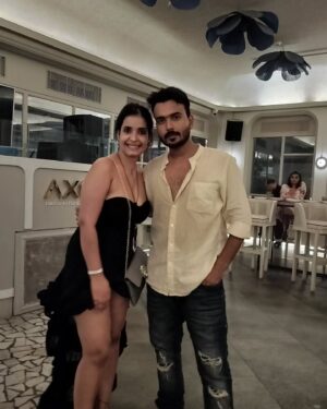 Ridhima Tiwari Instagram - Happy birthday yara ❤️🌹🎂💐😘🧿