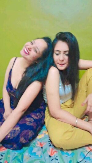 Ritu Rai Instagram - Babes.. one if the bestest moment ever.. love u forerver...1🥰💞❤️