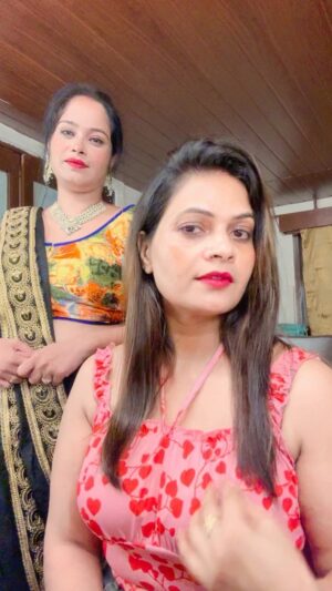 Ritu Rai Instagram - Draft reel .. masti on set 😜🤗.
.
.
.
.
#reels #instagood #instagram #like #share #beauty #liketime #darftclearing😉❤️ #friends #pictures #malvika