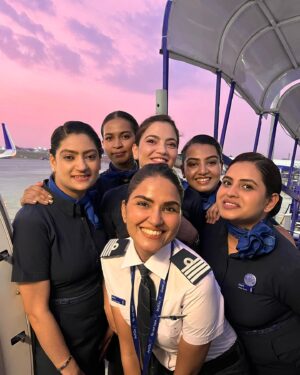 Ritu Rathee Instagram - Evenings like these! ❤️
#pilotvlogger #pilotmother👩🏻‍✈️❤️✈️