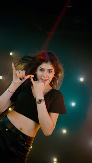 Riva Arora Instagram - Can’t get over this song 👀🤍 
#riva #rivarora #rivaarora #trend