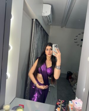 Riva Arora Instagram - Pataka kudi or Desi girl?👀🧨🧿
.
#riva #rivarora #rivaarora