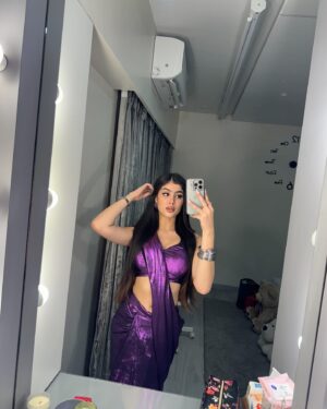 Riva Arora Instagram - Pataka kudi or Desi girl?👀🧨🧿
.
#riva #rivarora #rivaarora
