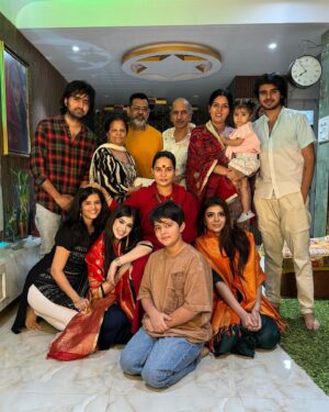 Riva Arora Instagram - “गुरु माँ के आशीर्वाद से हर कदम में ज्ञान की रोशनी मिलती है।” 
.
#gurumaa #riva #rivaarora #rivarora