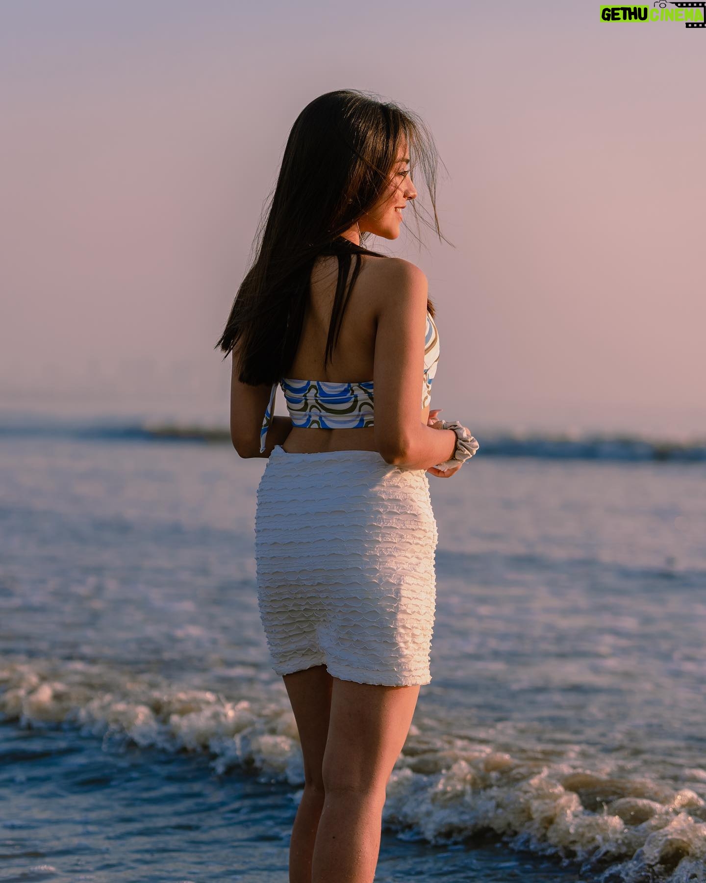 Riya Verma - 148.7K Likes - Je t'aime pour toujours 🏖️🌊
Share them🌸
Which one is your favourite👀