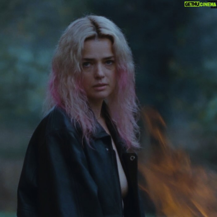 Roxane Mesquida - 2.6K Likes - First still #quemavolontésoitfaite directed by #juliakowalski