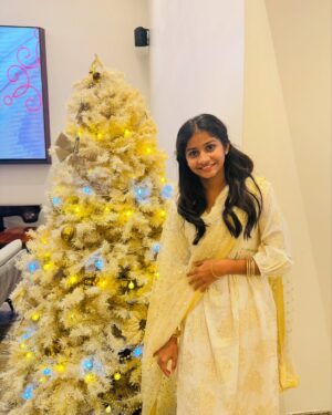 Sachana Namidass Instagram - May This Christmas Brings You Happiness & Fulfil Your Wishes... Belated Wishes To All My Beloved Family. 
#sachana #sachananamidass #christmas #2024 #merrychristmas