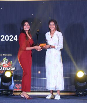 Sachana Namidass Instagram - Maharaja movie fame Sachana @sachana_official_ Awarded as SENSATIONAL CHILD ARTIST OF THE YEAR 2024 at Fab Star Iconic Awards 4th Edition 

@fab_stars_iconic_awards 🏆
@4maticmedia ( PR Agency )
@fab_by_faiza
@aadilsharieff 
@bragadees_photography

#prwork #4maticmedia #celebritymanagement #awardnight #fabawards #fashionevent #awardevent #fabstars #kollywoodawards #aadilsharieff