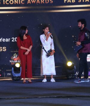Sachana Namidass Instagram - Maharaja movie fame Sachana @sachana_official_ Awarded as SENSATIONAL CHILD ARTIST OF THE YEAR 2024 at Fab Star Iconic Awards 4th Edition 

@fab_stars_iconic_awards 🏆
@4maticmedia ( PR Agency )
@fab_by_faiza
@aadilsharieff 
@bragadees_photography

#prwork #4maticmedia #celebritymanagement #awardnight #fabawards #fashionevent #awardevent #fabstars #kollywoodawards #aadilsharieff