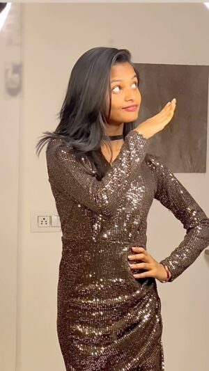 Sahasra Honey Instagram - NO MONEY 💰 NO HONEY🍯
#reelsinstagram #trendingreels #viralreels #trendingsong #sahasrahoney #instagram #transition