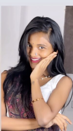 Sahasra Honey Instagram - 🤍✨ 
#sahasrahoney #pokirisongs #reelsinstagram #trendingreels #trending #maheshbabughattamaneni #maheshbabu