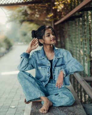 Sahasra Honey Instagram - Gorgeous, make 'em drop dead, you're a killer🖤🔫
@shivalucky_photoworks 📸
#sahasrahoney #sahasrahoneyvarma