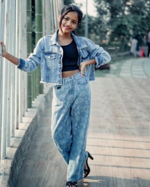 Sahasra Honey Instagram - BAGGY 🤌✨ 
📸 @shivalucky_photoworks 
#sahasrahoney #sahasrahoneyvarma