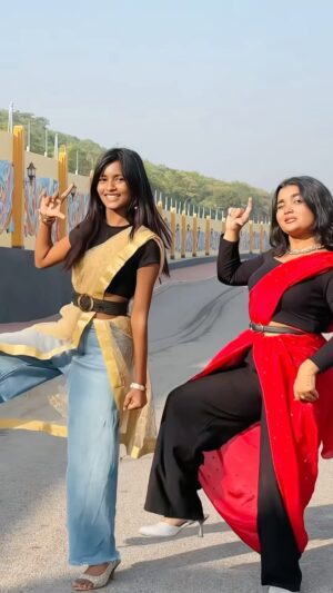 Sahasra Honey Instagram - Kissik🔥😍 @sreeleela14 

#baduuu🖤 #teamshreya #reelsinstagram #reelitfeelit #fyp #sahasrahoney