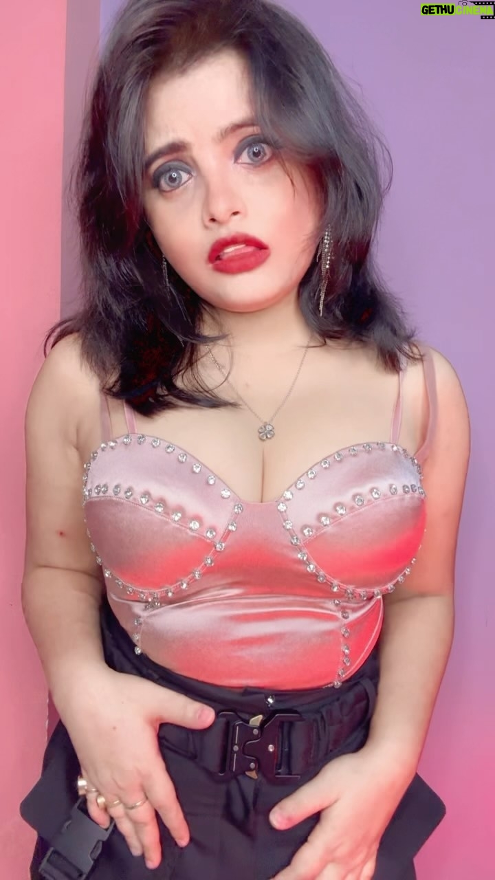 Samita Paul - 1.2K Likes - 🔥🔥🔥