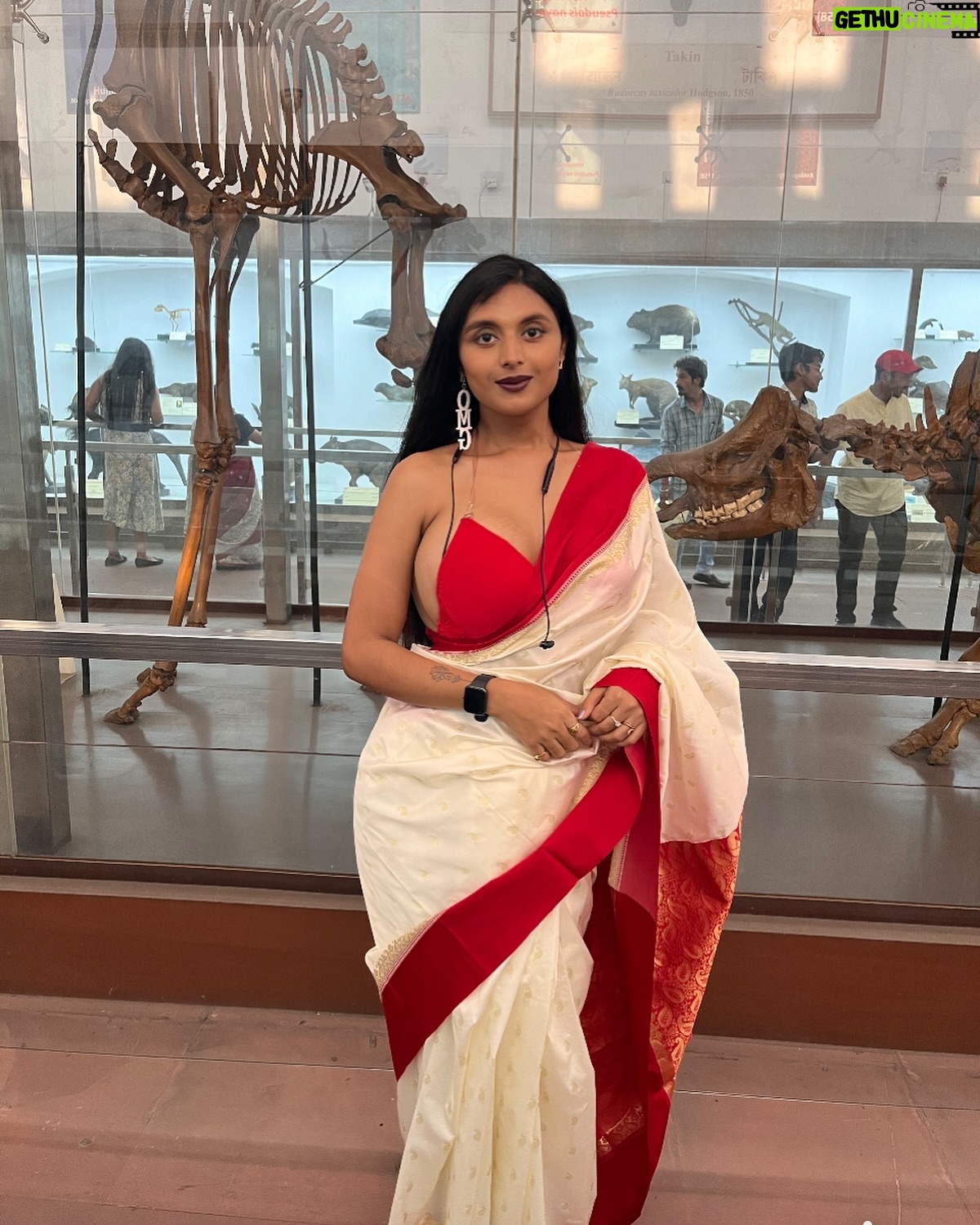 Sannati Mitra - 17.8K Likes - In our culture, saree is such a cloth that you can wear to show your body and also hide your body.
#sarees #saree #sareelove #fashion #sareelovers #onlineshopping #sareesofinstagram #ethnicwear #sareeblouse #silksarees #sareefashion #silksaree #indianwear #sareeindia #handloom #silk #indianfashion #sareedraping #traditional #designersarees #sareecollection #india #sareelover #indianwedding #sareestyle #kurtis #kurti #wedding #lehenga #sareeblousedesigns