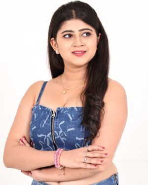 Sarika Salunkhe Instagram - 💕✨🌸☺️😘

#sarikasalunkhe #sarikasalunke_official

Makeup- @makeup_artist_jazz_ 
📸. -  @santhoshwithlove