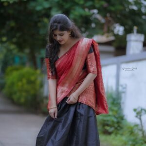 Sarika Salunkhe Instagram - ❤️🌺🌸🥰🌺

#insta #instagood #influncer #instadaily #instagram #post #photo #photooftheday #photography #PinkichaVijayAso #StarPravah #shala #sarika4823 #satarkar #marathi #marathimulgi #marathilook #malhar #maharashtra_ig