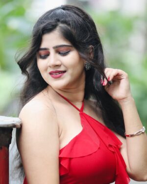 Sarika Salunkhe Instagram - “Every day may not be good, but there’s something good in every day” ❤️🌸🌺♥️

#insta #instagood #influncer #instadaily #instagram #post #photo #photooftheday #photography #PinkichaVijayAso #StarPravah #shala #sarika4823 #satarkar #marathi #marathimulgi #marathilook #malhar #maharashtra_ig