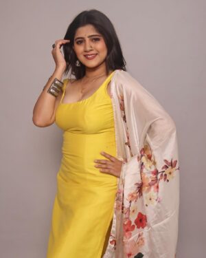 Sarika Salunkhe Instagram - 🌸🌺💓🥰
