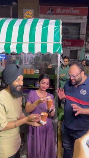 Sehaj Arora Instagram - Mehnta Kri Chalo Fal Den Rabb De Hath Hai